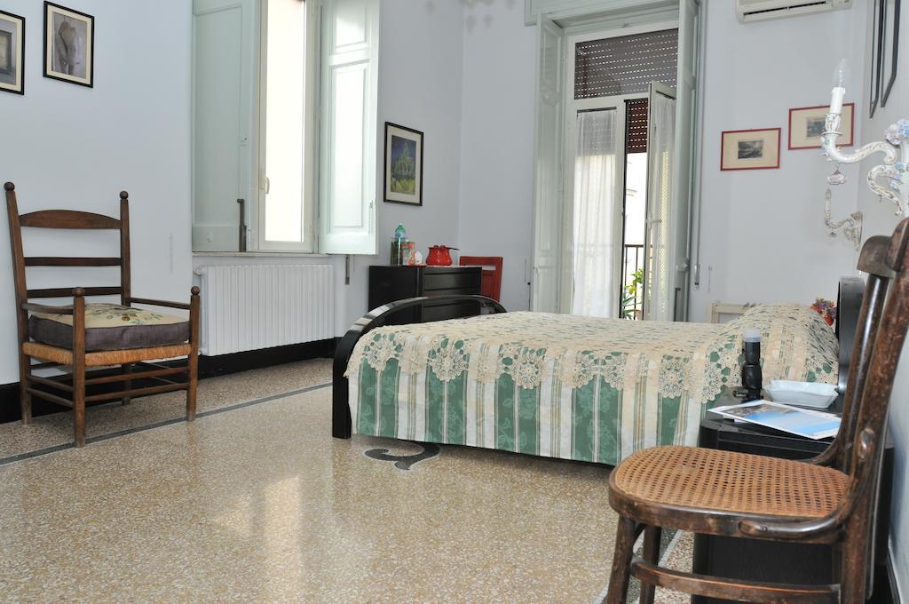 La Concordia Bed & Breakfast Neapel Rum bild